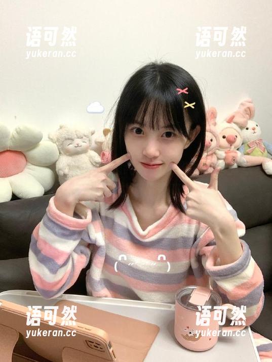 花漾show - 王雨纯最新皮衣写真，分享不一样的时尚与青春活力