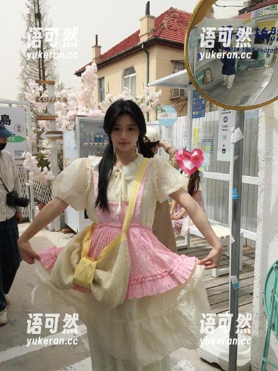 花漾show - 绮里嘉ula的完美定制比基尼图集，带你走进属于她的独特海洋故事，感受别样的魅力！