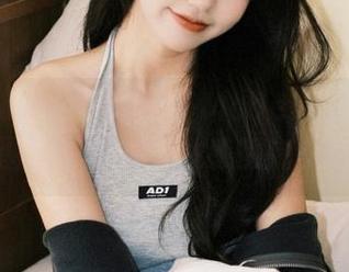 花漾show – 品味葛征Model：美脚原图与图包，艺术与性感的完美结合