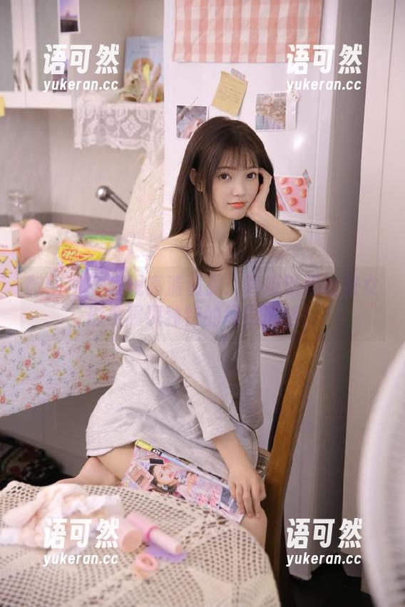 微密圈 - 发现高清资源：葛征以黑丝修女形象展现独特的摄影风格！