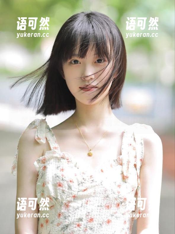 蜜桃社 - 跨越天空的美丽：真希空姐写真美图大赏，敬请关注最新更新内容！