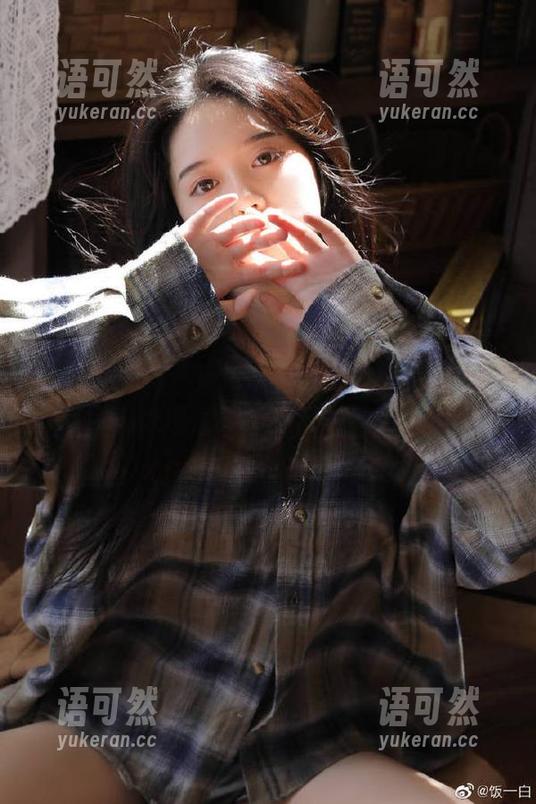 蜜桃社 - 揭开美绪水手服写真集的秘密，原图展现不一样的风采