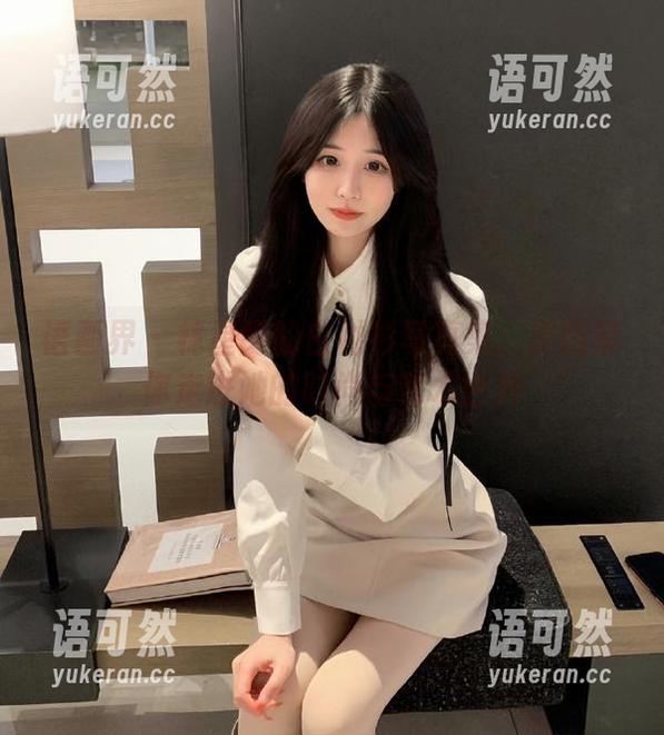 语画界 - 林星阑的白衬衫写真集：原图带你走进她的时尚与艺术世界