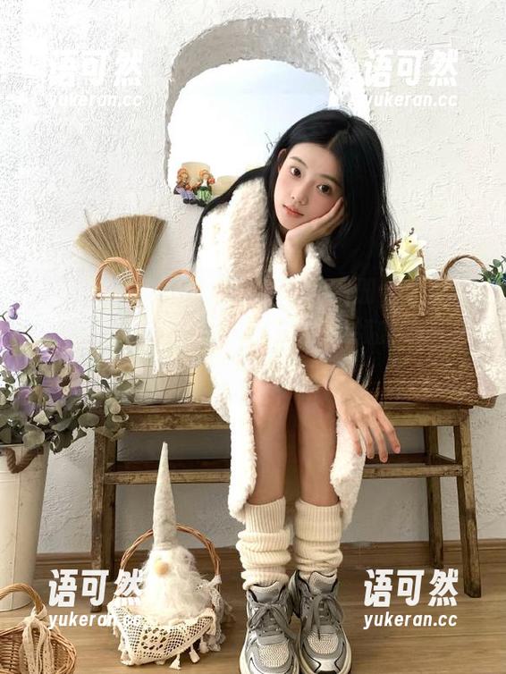语画界 - 畅游黄乐然美腿的图册，原图出奇制胜，打破审美界限，带你领略不一样的美！