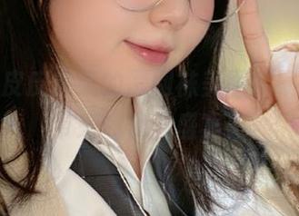 发现超皮皮皮奶的黑网袜美图，畅享下载带来的视觉盛宴！