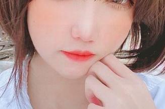 精致生活尽在“阿薰kaOri秘书”，最新写真作品更新不容错过！