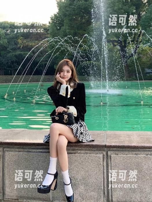 微密圈 - 超细内内写真集来袭，陈妮妮UNI让你陷入沉迷，点击下载即可拥有！