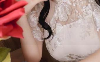 探索陌陌咕咕咕的教室：写真合集展现青春的多彩瞬间