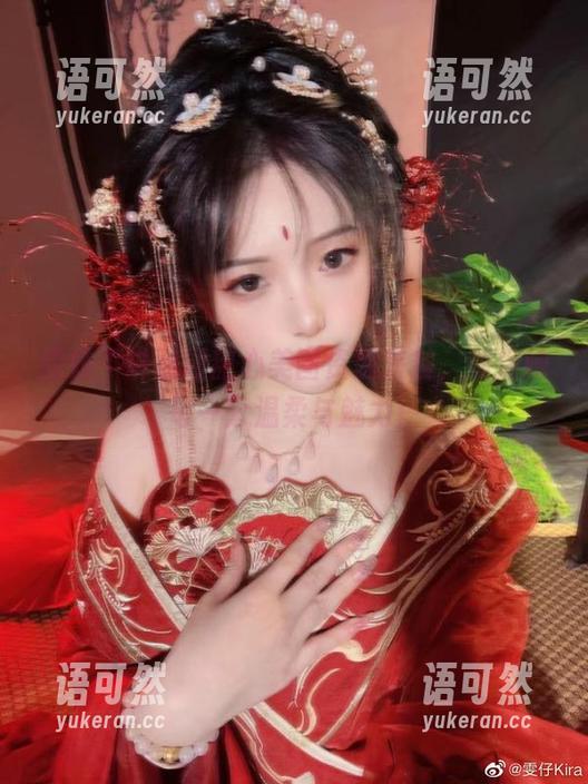 雯妹不讲道理甜心美图资源来袭，捕捉她每一分温柔与魅力！
