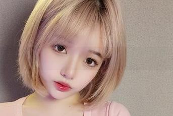 最新写真集上线！雯妹不讲道理带你领略牛仔裤自拍的无限风采！