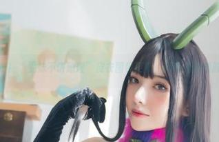 新鲜出炉！“雯妹不讲道理”皮衣图包更新，简直是时尚教科书！