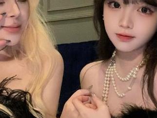 霜月shimo倾情呈现皮衣写真全集，捕捉秋冬时节的时尚精髓