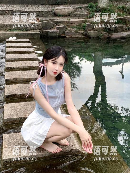 青丘女神 - 艾玛双马尾主题美图精选，记录每一个活泼闪耀的瞬间！