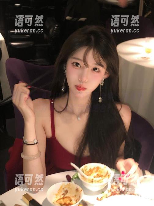 青豆客 - AZHUA甜心写真合集：探寻魅力与优雅的完美结合！