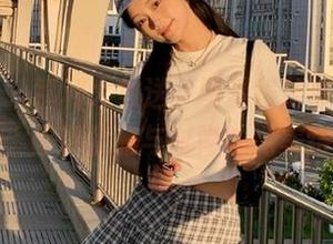 青豆客 – 福利大放送，蛋蛋酱秘书写真图片，诠释优雅与时尚的完美结合