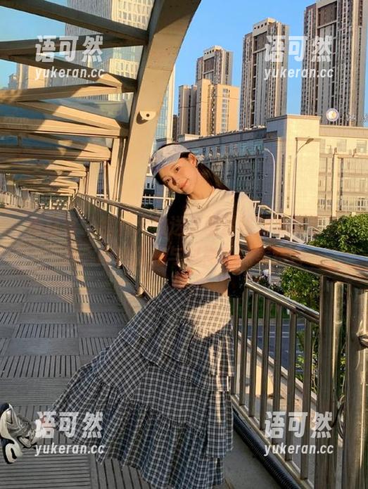 青豆客 - 福利大放送，蛋蛋酱秘书写真图片，诠释优雅与时尚的完美结合