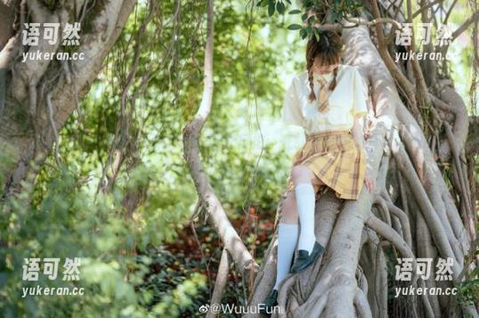 顽味生活 - 体验Anglica的泳衣自拍：在线下载她的写真资源，保存这份美丽的记忆！