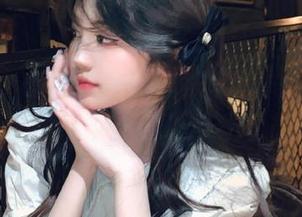 魅妍社 – 夏倪可ella丝袜写真作品，轻盈透视下的迷人身影与梦幻光影