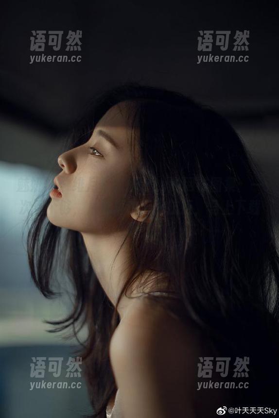 魅妍社 - 绯月樱-Cherry的网袜图集：一次看个够，从此再也无法抗拒，马上下载吧！
