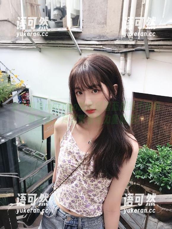 分享魅瞳meroko的原创碧蓝航线不挠写真原图，尽显青春与力量的美！