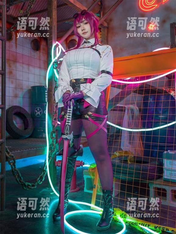别被麻花麻花酱的高跟鞋写真迷惑，这些套图背后隐藏了多少不为人知的故事？